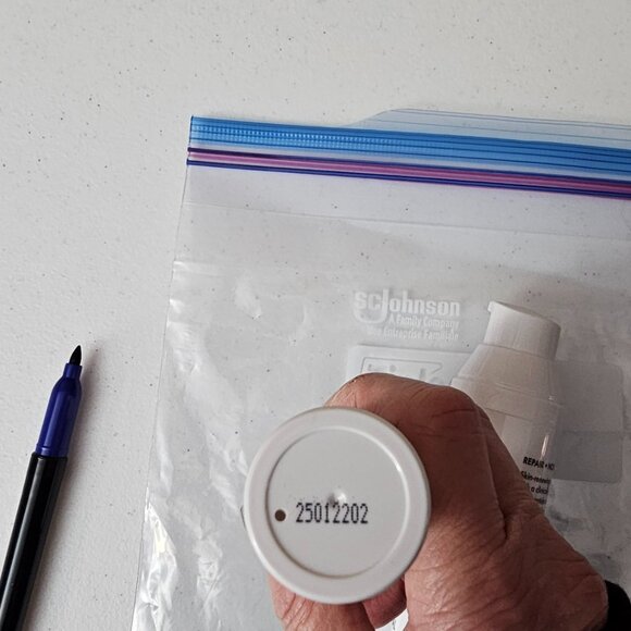 NIRA MOISTURE LOCK AND NIRA YOUTH RENEWAL PEPTIDE CREAM - Picture 4 of 5